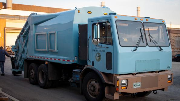 All-electric garbage truck hits the road in Chicago (with related video)