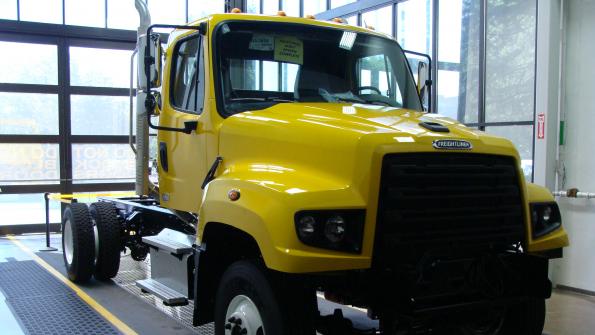 N.C. Department of Transportation orders Freightliner 114SD trucks (with related video)