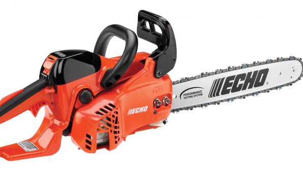 Rear-handle chain saw speeds tree maintenance