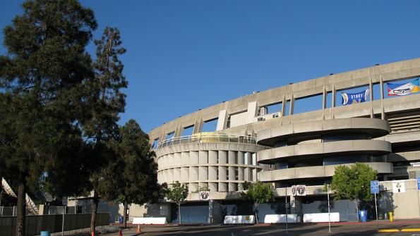 Stadium woes leads NFL’s Chargers to depart for Los Angeles amid public outcry