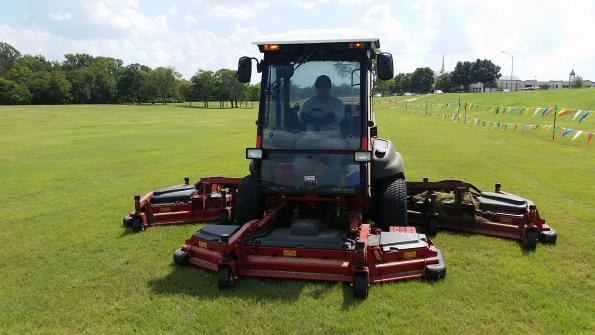 Community achieves Texas-sized mowing productivity gains