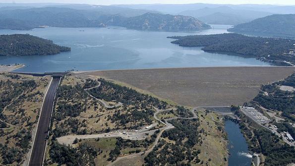 Over 180,000 evacuate northern California amid dam flood threat