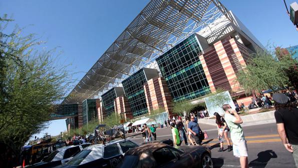 Phoenix Police defend use of tear gas, pepper spray against Trump rally protesters